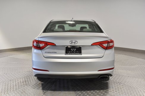 Used 2017 Hyundai Sonata SE w/ Cargo Package image 4
