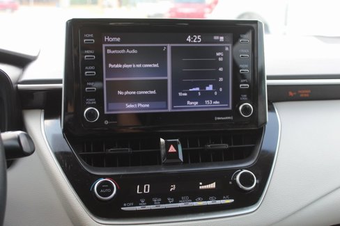 Used 2021 Toyota Corolla LE image 11
