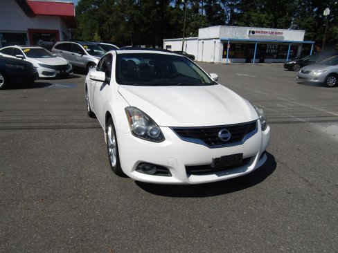 Used 2010 Nissan Altima 3.5 SR w/ Leather Pkg image 12