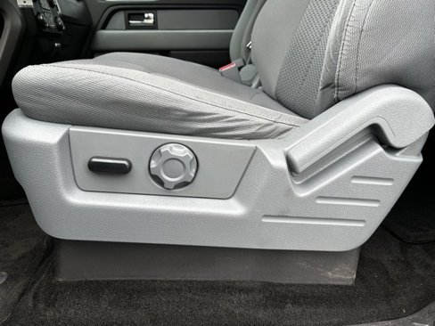 Used 2013 Ford F150 XLT w/ Luxury Equipment Group image 11