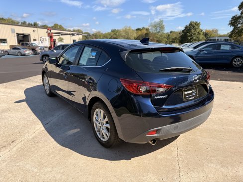 Used 2016 MAZDA MAZDA3 i Touring w/ Popular Equipment Package image 10