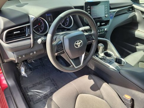 Used 2021 Toyota Camry LE image 18