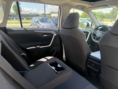 Used 2019 Toyota RAV4 XLE image 15
