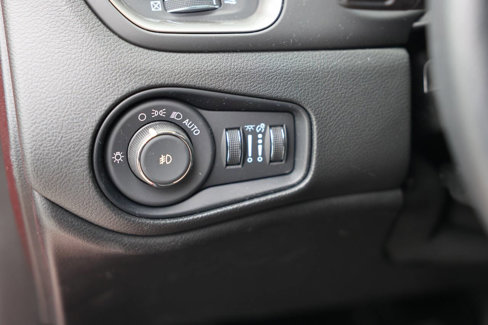 Used 2023 Jeep Renegade Latitude w/ Premium Group image 19