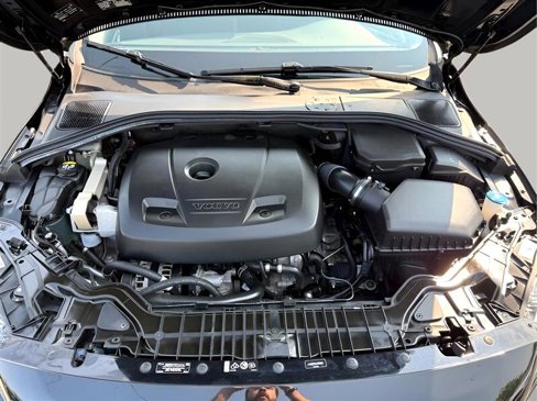 Used 2018 Volvo S60 T5 Inscription Platinum image 10
