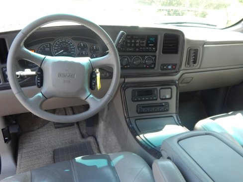 Used 2002 GMC Yukon Denali image 14