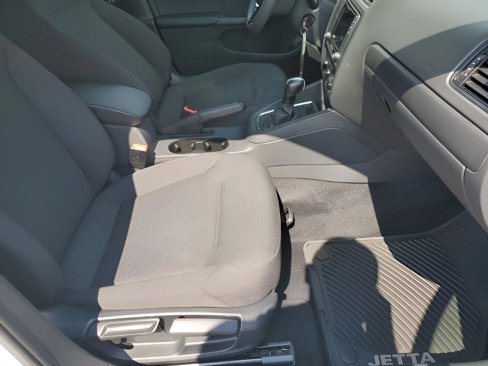 Used 2016 Volkswagen Jetta S image 16
