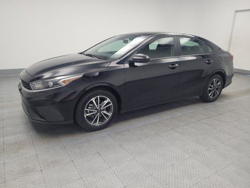Used 2024 Kia Forte LXS image 2