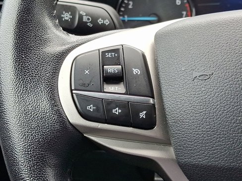 Used 2021 Ford Explorer XLT image 21