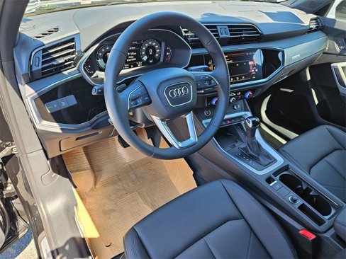 New 2025 Audi Q3 2.0T Premium image 9