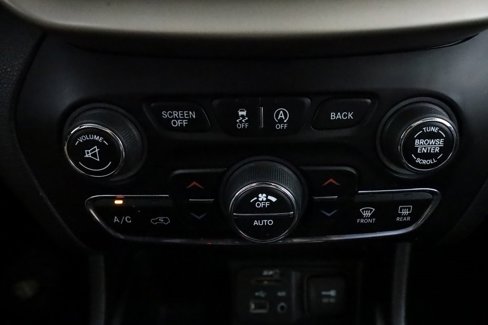 Used 2018 Jeep Cherokee Limited w/ Technology Group image 33