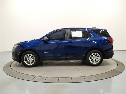 Used 2023 Chevrolet Equinox LS w/ LS Convenience Package image 5