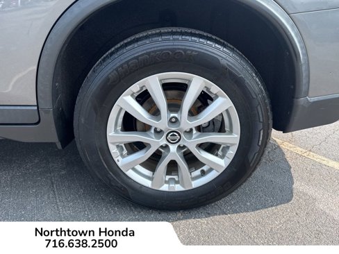 Used 2019 Nissan Rogue SV image 12
