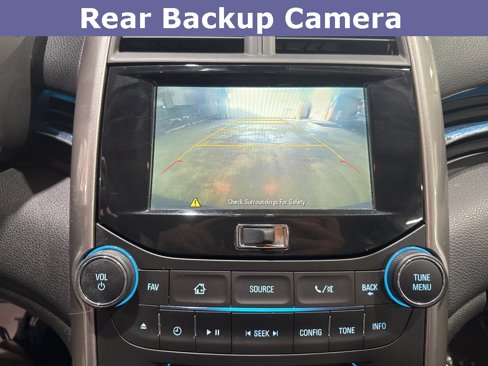 Used 2015 Chevrolet Malibu LT w/ Power Convenience Package image 3