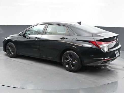 Used 2021 Hyundai Elantra SEL image 5