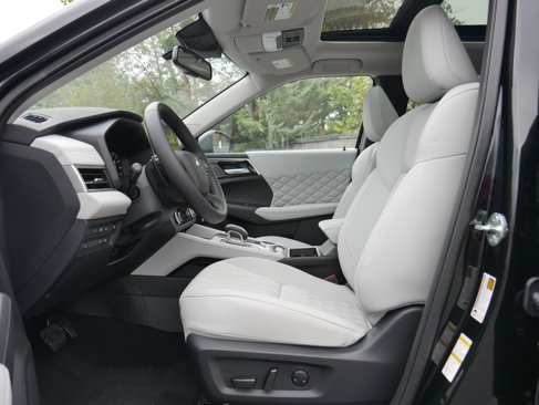 New 2025 Mitsubishi Outlander 4WD Plug-In Hybrid image 12
