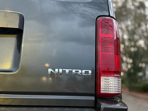 Used 2011 Dodge Nitro SE image 11