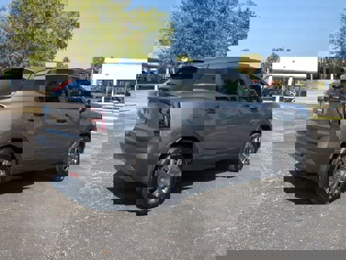 Certified 2025 Nissan Kicks S image 4