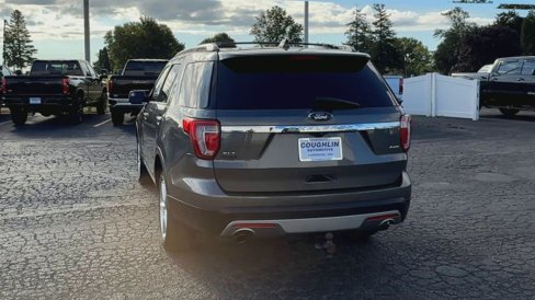 Used 2016 Ford Explorer XLT w/ Equipment Group 202A image 7