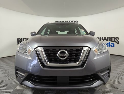 Used 2020 Nissan Kicks SV image 3