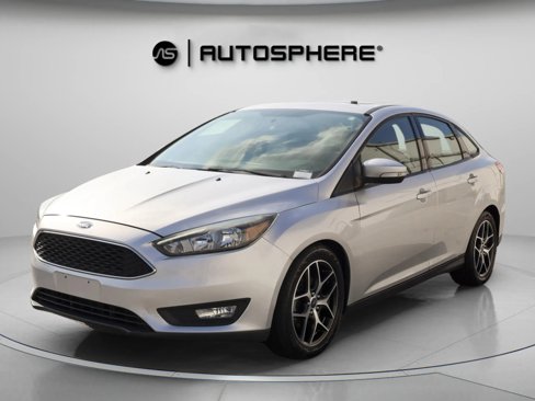 Used 2017 Ford Focus SEL image 4