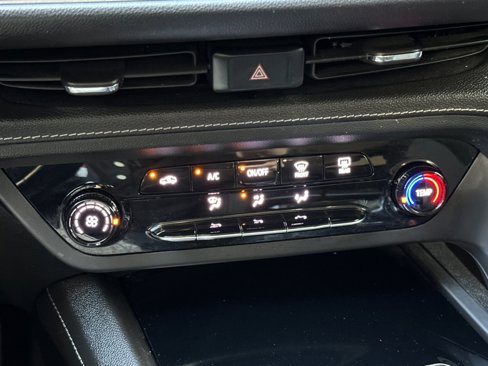 Used 2021 Buick Envision Preferred image 23