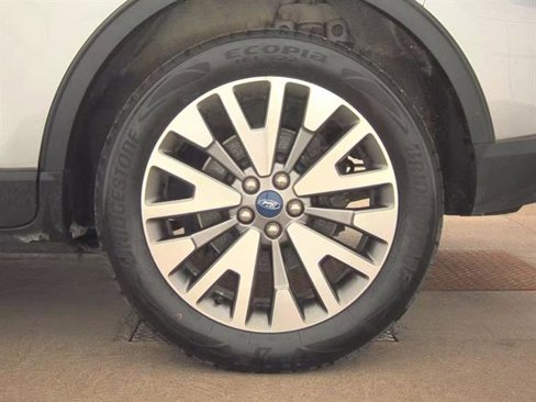 Certified 2022 Ford Escape Titanium image 12