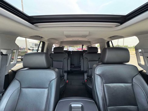 Used 2019 GMC Yukon SLT w/ Premium Edition image 42