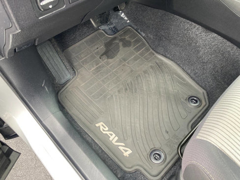 Used 2015 Toyota RAV4 XLE image 15