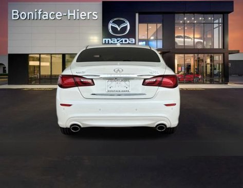 Used 2016 INFINITI Q70 L 3.7 w/ Technology Package image 34