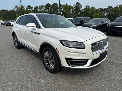 Used 2019 Lincoln Nautilus Select image 2