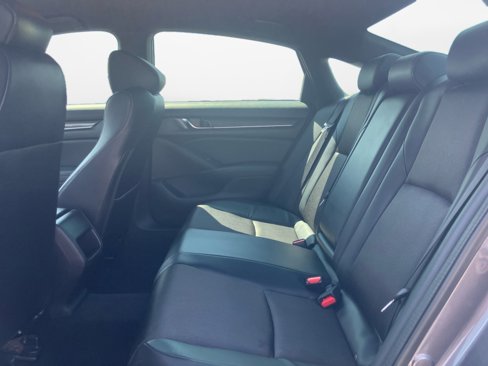 Used 2018 Honda Accord Sport image 13