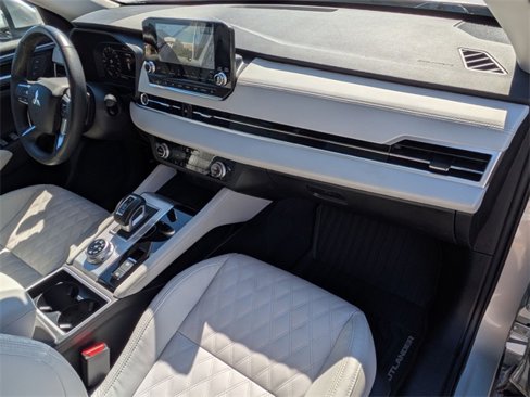 Used 2023 Mitsubishi Outlander SEL image 33
