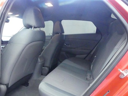 Used 2021 Hyundai Elantra SE image 20