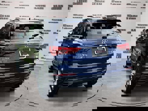 New 2025 Audi Q3 2.0T Premium image 3