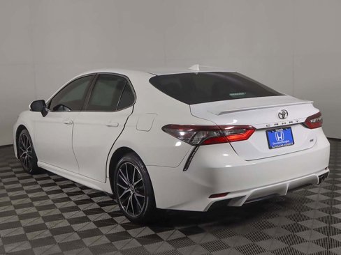 Used 2022 Toyota Camry SE image 7