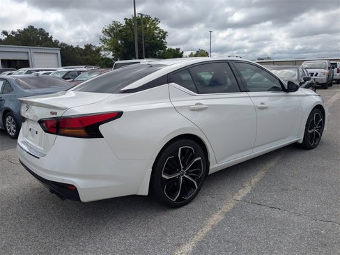 Used 2023 Nissan Altima 2.5 SR w/ SR Premium Package image 3