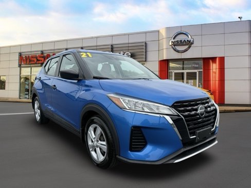 Certified 2021 Nissan Kicks S image 1