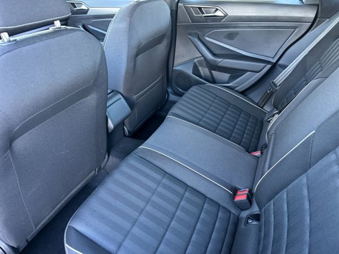 Used 2024 Volkswagen Jetta Sport image 11