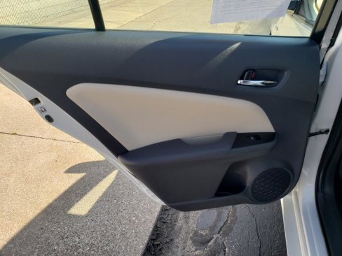 Used 2017 Toyota Prius image 14