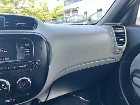 Used 2018 Kia Soul image 18
