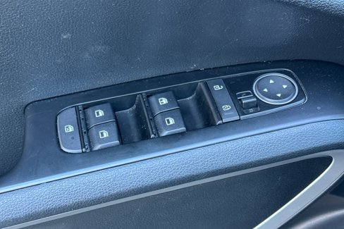 Used 2023 Kia Soul LX w/ LX Technology Package image 12