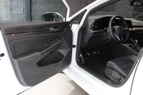 Used 2022 Volkswagen Golf R image 27