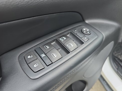 Used 2016 Jeep Grand Cherokee Laredo w/ Quick Order Package 23E image 18