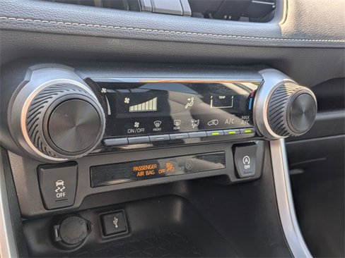 Used 2021 Toyota RAV4 LE image 19