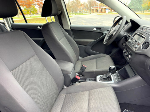 Used 2012 Volkswagen Tiguan S image 27