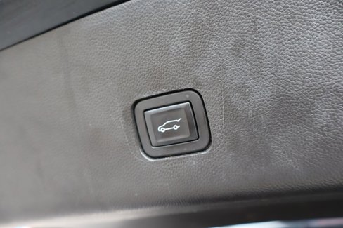 Used 2018 Chevrolet Traverse Premier image 42