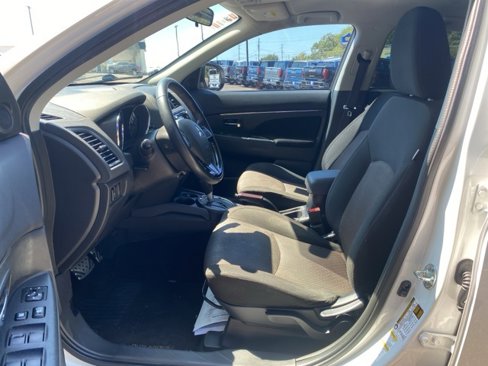 Used 2017 Mitsubishi Outlander Sport LE image 10
