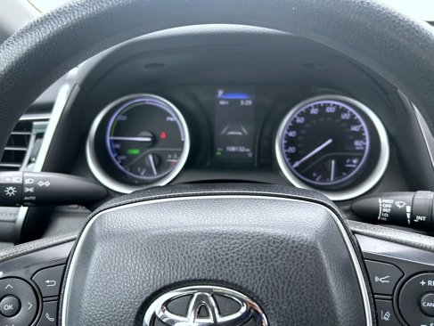 Used 2022 Toyota Camry LE image 14