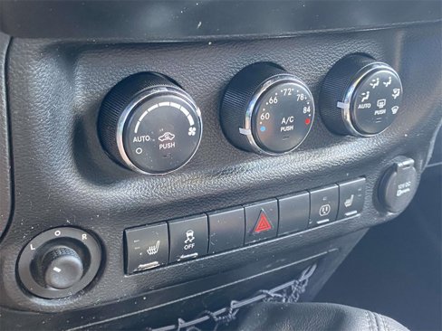 Used 2013 Jeep Wrangler Unlimited Sahara image 23